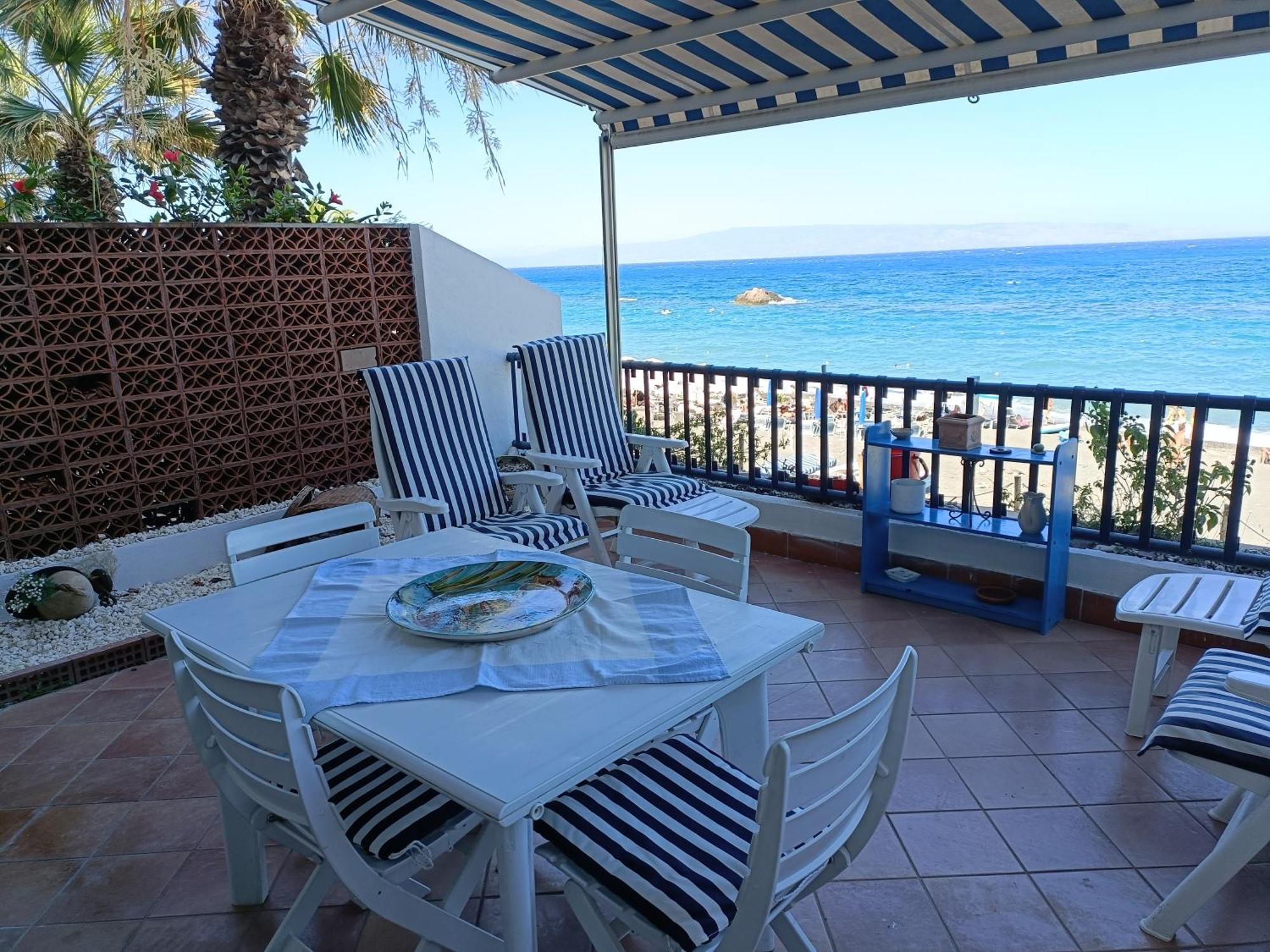 Casa Vacanze Margarita Sant'Alessio Siculo Ngoại thất bức ảnh