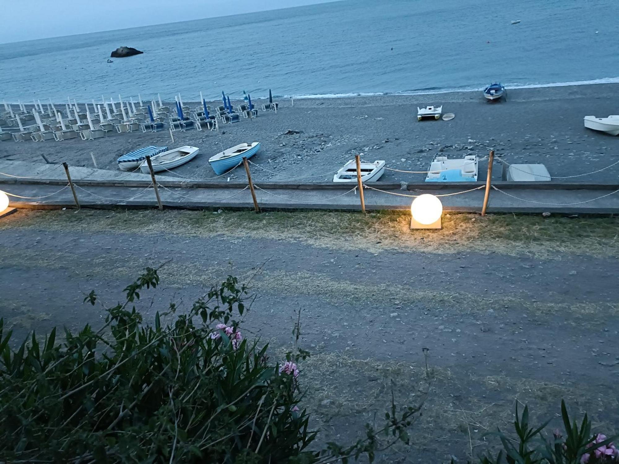 Casa Vacanze Margarita Sant'Alessio Siculo Ngoại thất bức ảnh